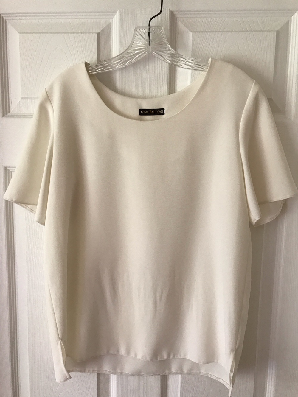 Gina Bacconi Ivory Short-Sleeve Flutter Blouse